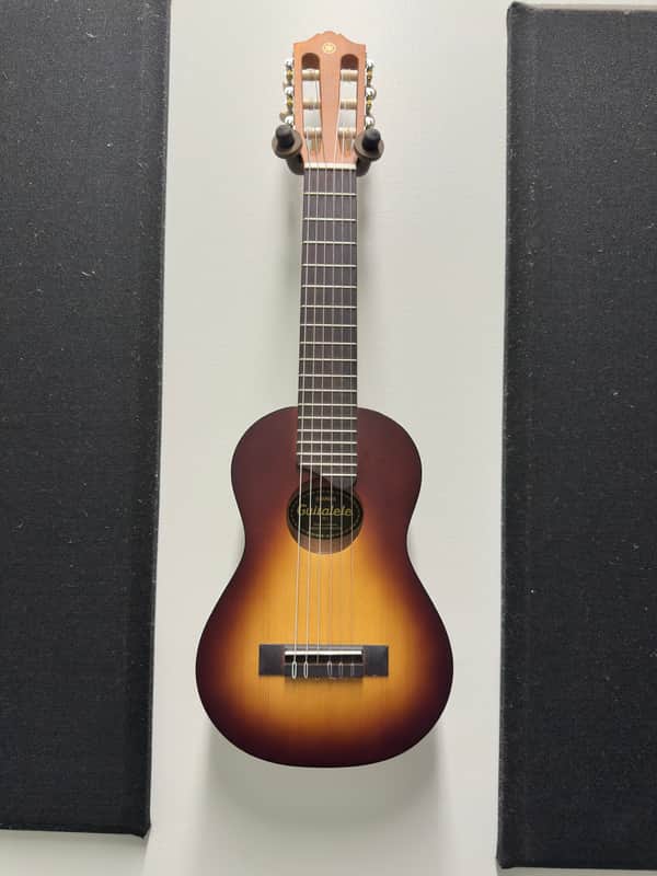 Yamaha GL-1 Guitalele 6-String Ukulele