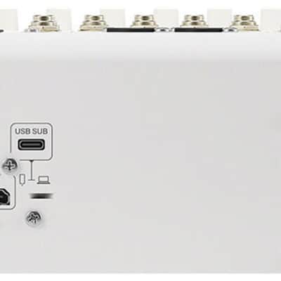 Yamaha MGX16V 22-Channel Digital Mixer & Dual USB-C Audio/Video Interface, White image 5