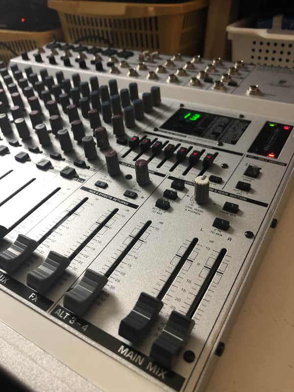 Behringer Eurorack MX1804X-ULN 18-Channel Mixer | Reverb