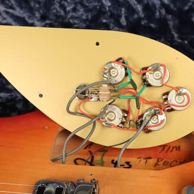 1997 Rickenbacker 330 mod w/Bigsby/Gold Guards/Vintage pickups + Autumnglo refin image 23