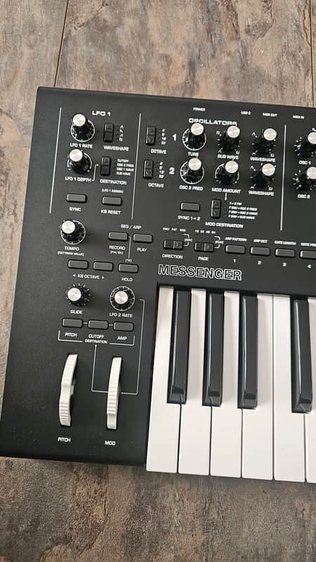 Moog Messenger 32-Key Monophonic Synthesizer 2025 - Present - Black image 1