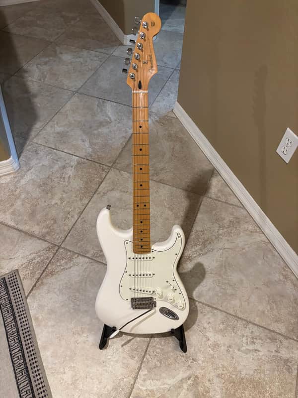 Fender Player Stratocaster 2019 - Polar White image 1