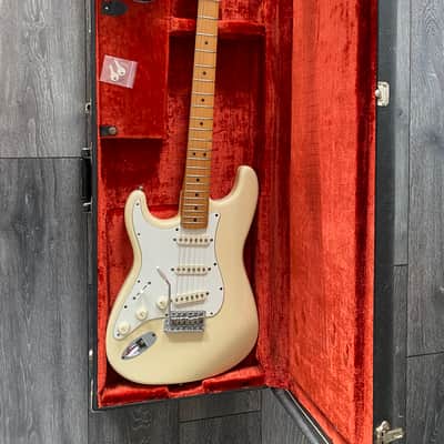 1997 Fender Jimi Hendrix Artist Series Tribute Stratocaster Olympic White image 3