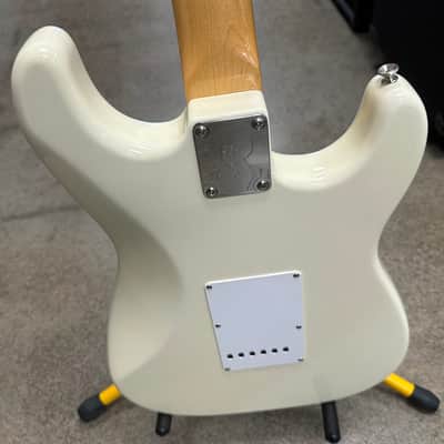 Fender Jimi Hendrix Artist Series Tribute Stratocaster 1997 - 2000 - Olympic White image 8