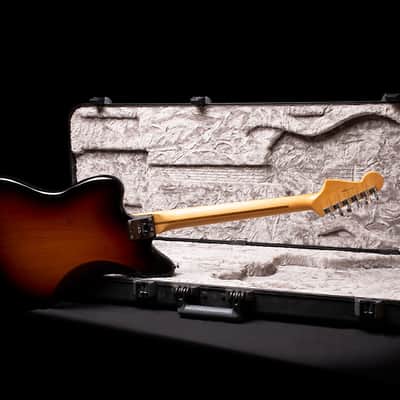 Fender  Jazzmaster American Pro 2016 Sunburst image 4