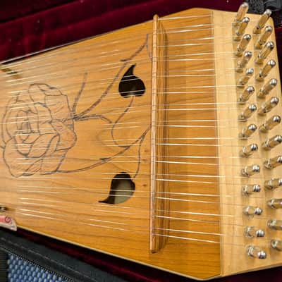 Triangular Bowed Psaltery - Rose image 4