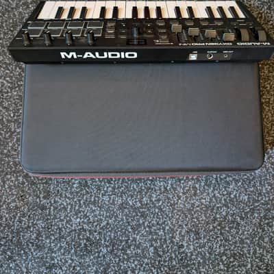 M-Audio Oxygen Pro Mini 32-Key MIDI Keyboard Controller 2020 - Present - Black + protective carry case image 3