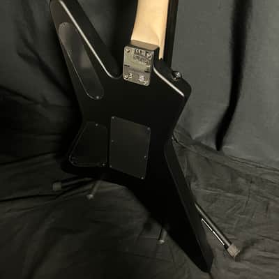 EVH Star Limited Edition Stealth Black with Black Hardware AND EVH Gigbag image 7