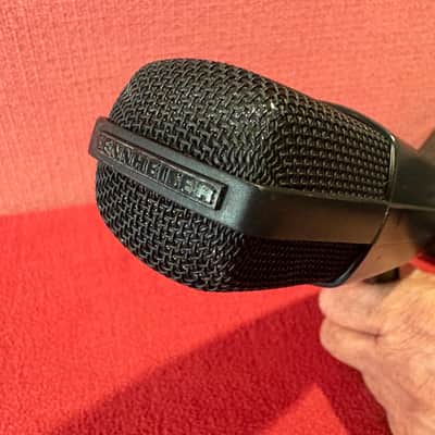 Sennheiser MD 421U Supercardioid Dynamic Microphone - Black image 4