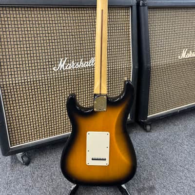 Fender 50th Anniversary American Deluxe Stratocaster 2004 - Sunburst image 6