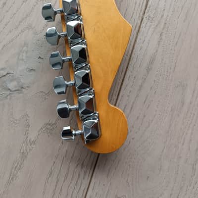 Sunn Fender Mustang Stratocaster 1980s - Red image 12