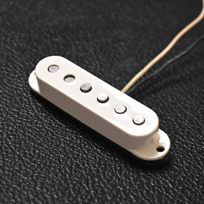 Fender 099-2236-000 Pure Vintage '59 Stratocaster Middle Pickup 2025 - Vintage White image 1