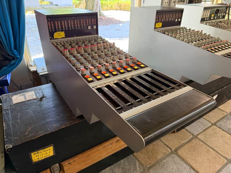 POLYGRAM (Deutsche Grammophon) 8 channel desk recapped! image 1