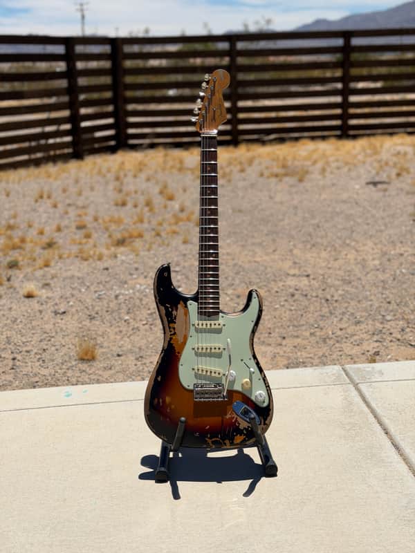 Fender Mike McCready Signature Stratocaster 2023 - Present - 3-Color Sunburst Relic image 1