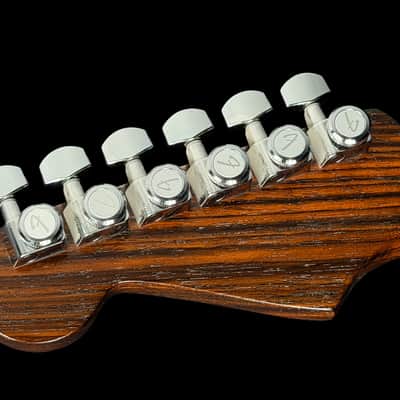 2016 Fender Stratocaster Standard Limited Edition with Solid Rosewood Neck - 3-Tone Sunburst image 10