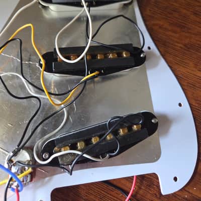 Squire Stratocaster 1989 - White Loaded Pickguard image 3