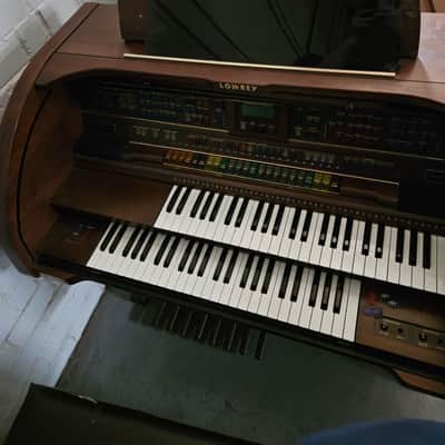 Lowrey Legacy SU300 - Natural Wood Grain image 3