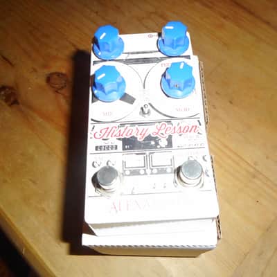 Alexander Pedals History Lesson Delay 2010s - Graphic image 2