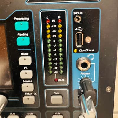 Allen & Heath QU-16 16-Channel Digital Mixer 2013 - Present - Black image 3