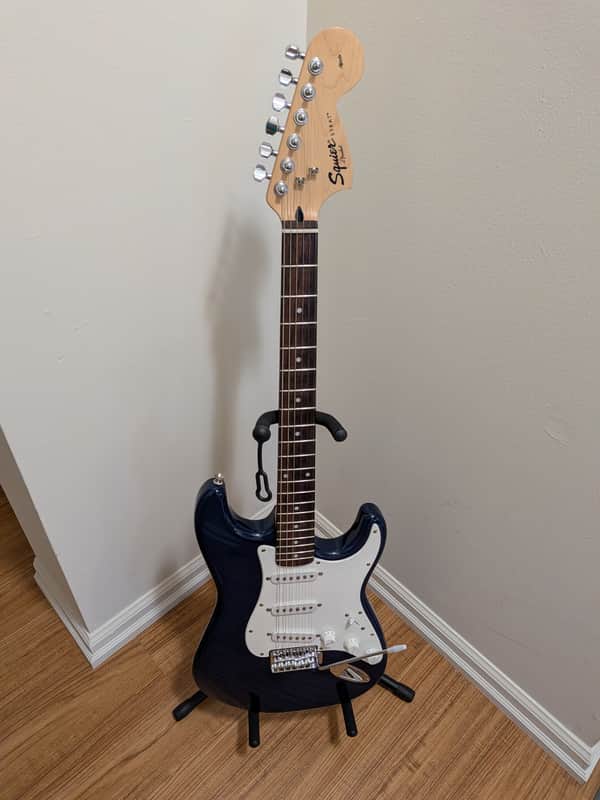 Squier Affinity Series Stratocaster with Rosewood Fretboard - Blue image 1