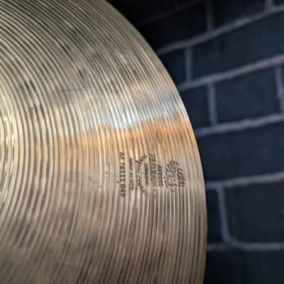 Zildjian 14" ZBT Hi‑Hat Cymbals (Pair) – 2005–2019 – Traditional Finish – Bright Attack • Cutting Chick image 6