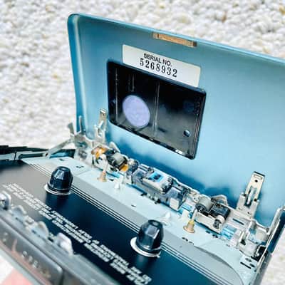 Sony WM-EX610 Walkman Cassette Player, Awesome Candy Blue ! Working ! image 9