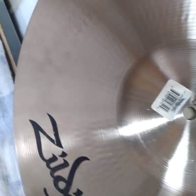 Zildjian 18" A Series Medium Thin Crash Cymbal 1982 - 2012 - Traditional image 12