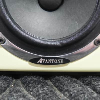 Avantone Pro Active MixCubes (Single) 2011 - Present - Buttercream image 2