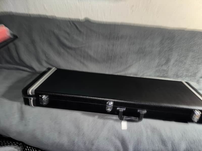 Fender Classic Series Wood stratocaster Guitar Case 2010s - Black image 1