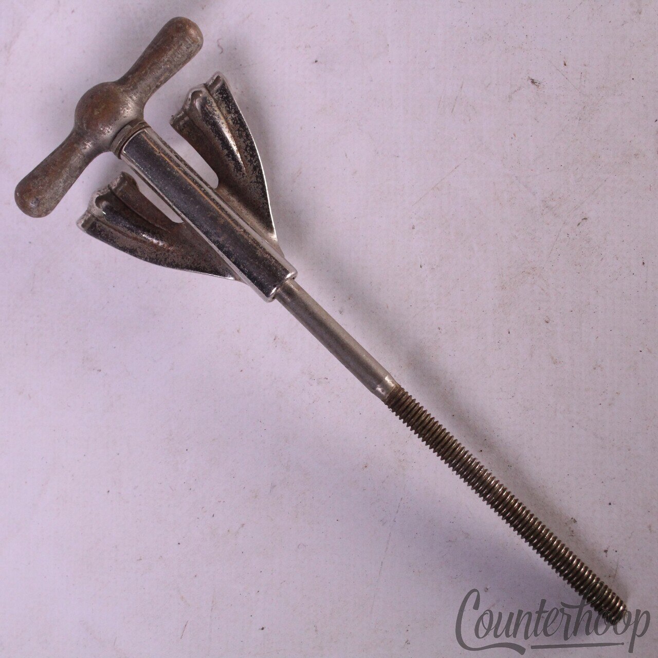 Ludwig Bass Drum Long Bow-Tie Tension T-Rods+Claws 5 1/4"Nickel Club-Date US 50s — main photograph