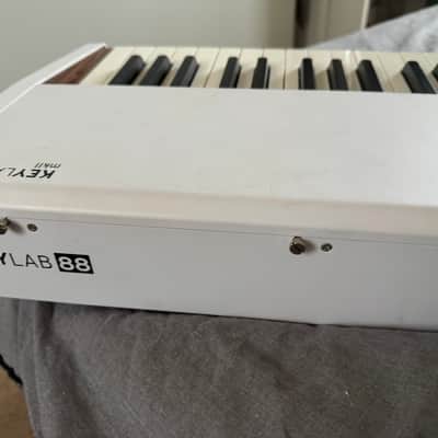 Arturia KeyLab 88 MkII MIDI Controller 2019 - Present - White image 13