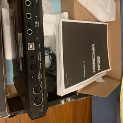 Akai MPC500 In the original box with manuals image 6