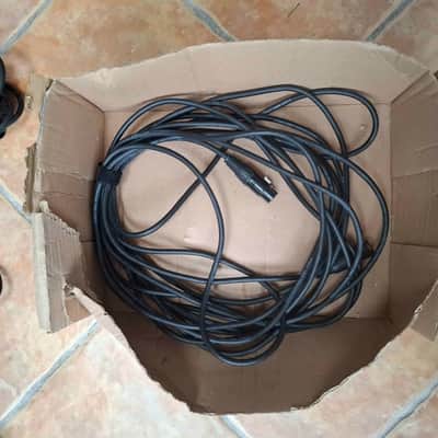 10 DMX lights, Bigfoot controller and leads image 3