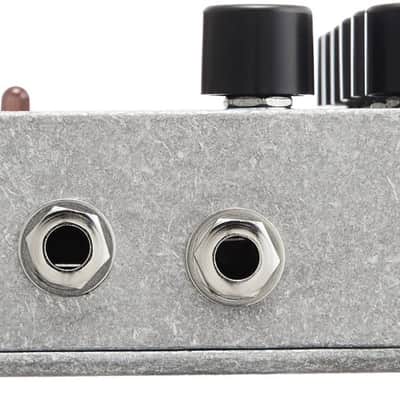 Electro-Harmonix Deluxe Bass Big Muff Fuzz Effects Pedal image 4