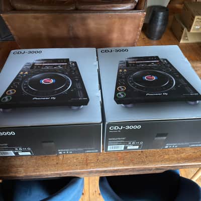 Pioneer CDJ-3000 (Pair) - Excellent condition, boxed image 11