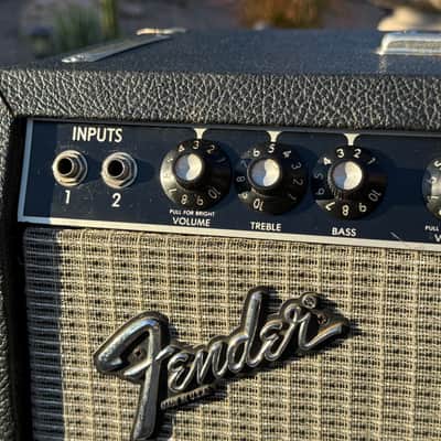 Fender Concert 2-Channel 60-Watt 1x12" Serial #F409884, Guitar Tube Amp Combo 1981 - 1987 - Black image 2