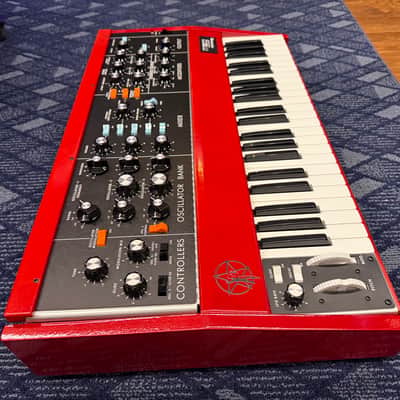 Moog Geddy Lee Minimoog Model D 44-Key Monophonic Synthesizer 2025 - Red / Black image 3