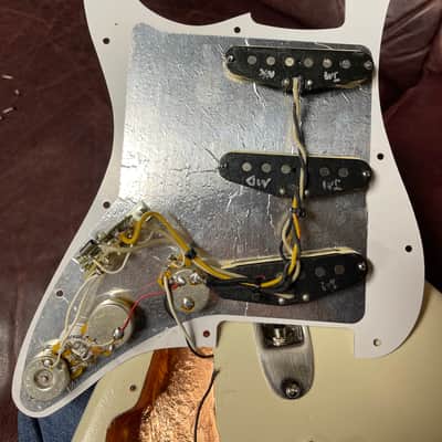 Fender John Mayer Signature Stratocaster Big Dipper Pickups 2006 - 2014 - White image 1