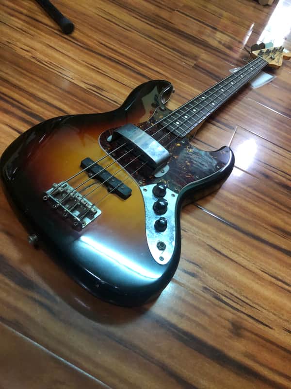 Squier by fender JV seriea 62's jazz bass 1984 3 tsb image 1