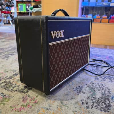 2000 Vox AC10C1 - 1x10 - 10-watt - Combo Tube Amp image 6