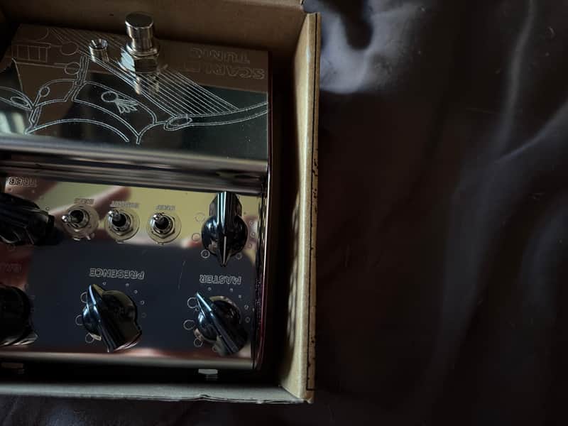 ThorpyFX Scarlet Tunic Analog Amp Emulator MINT image 1