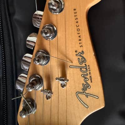 Fender Highway One Stratocaster with Rosewood Fretboard 2002 - 2005 - Sapphire Blue Transparent image 2