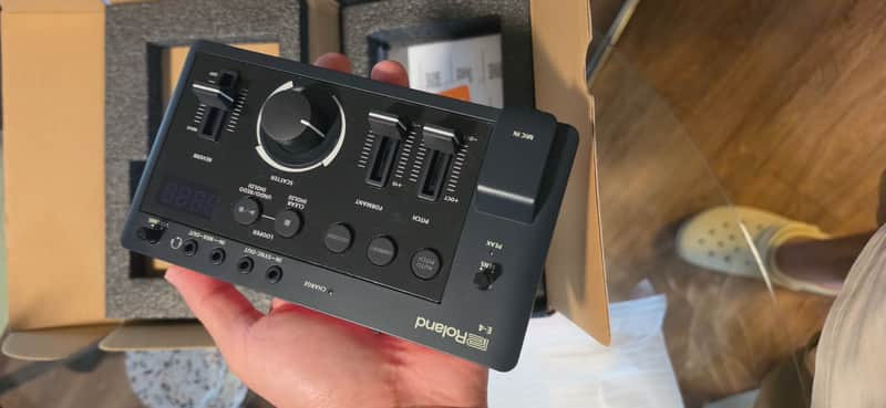Roland E-4 AIRA Compact Voice Tweaker 2022 - Present - Black image 1