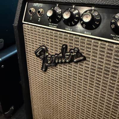 Fender Deluxe Reverb II 2-Channel 20-Watt 1x12" Guitar Combo - Black image 4