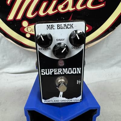 Mr. Black Supermoon Reverb Pedal image 2