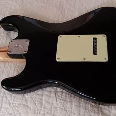 Fender Vintera '70s Stratocaster with Maple Fretboard - Fender American Body HSS (Hardshell Case) 2019 - Black image 11