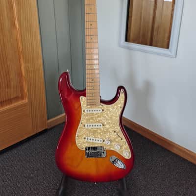 Fender American Deluxe Stratocaster with Maple Fretboard 2002 - 2003 - Aged Cherry Burst image 3