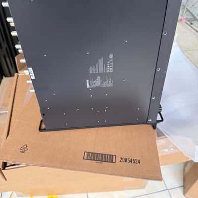 Shure AD8C – Axient Digital PSM Antenna Combiner (470–960 MHz), worldwide shipping image 8