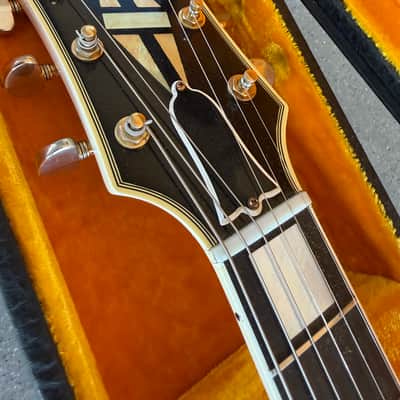 1962 Gibson Les Paul (SG) Custom with Sideways Vibrola White NEAR MINT vintage image 5
