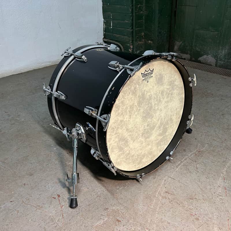Ludwig 1990 Classic Maple 18” x 14” Bass Drum image 1
